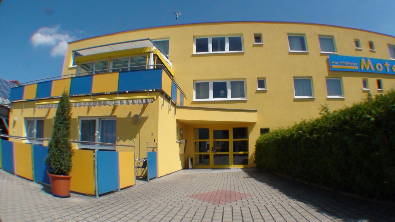 Althengstett Motel Am Highway מראה חיצוני תמונה