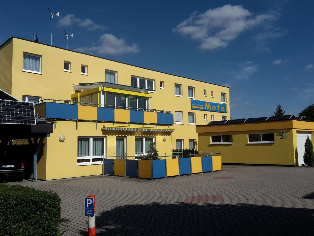 Althengstett Motel Am Highway מראה חיצוני תמונה